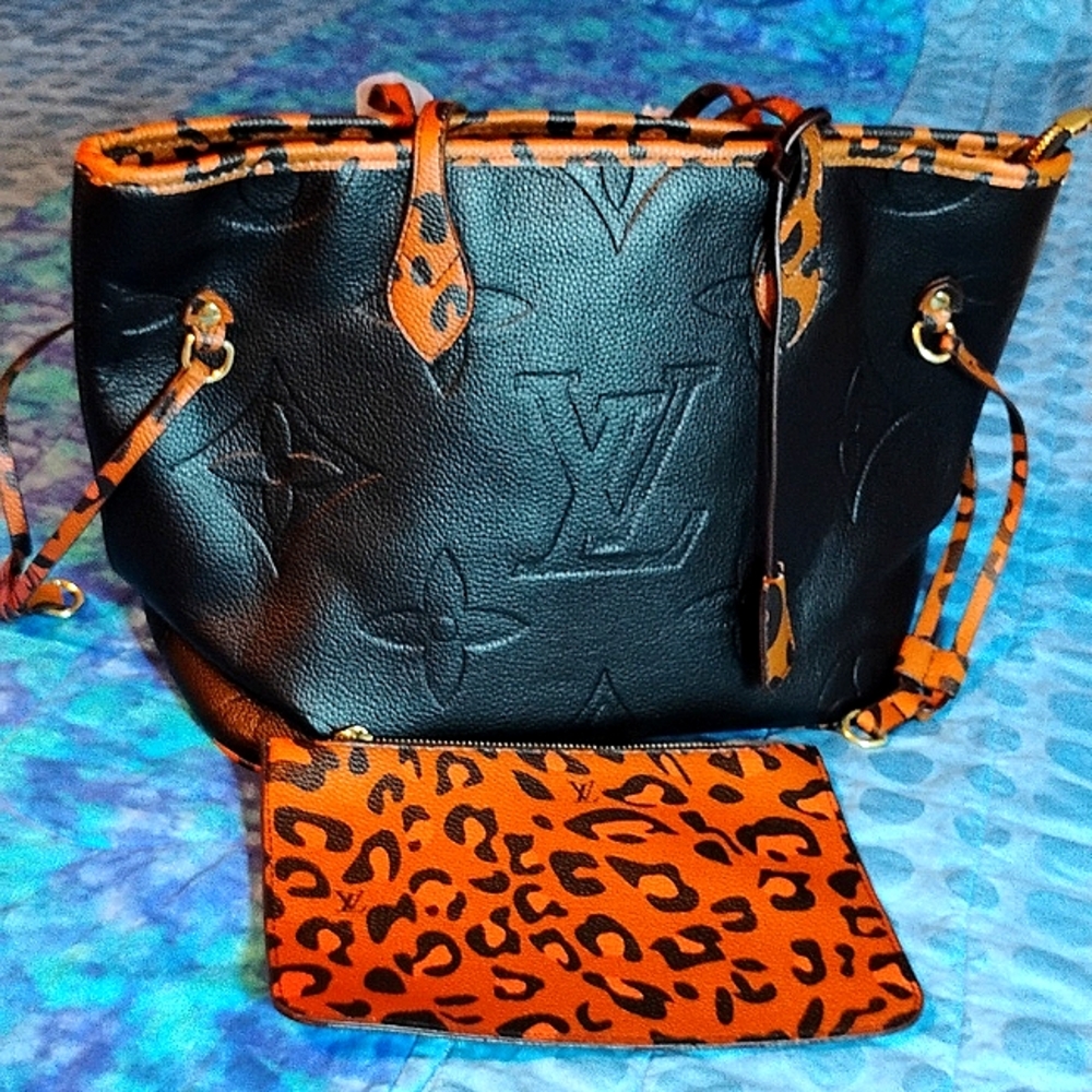Monogram Logo Fashion Tote Or Shoulder Bag, New, Fabulous!
